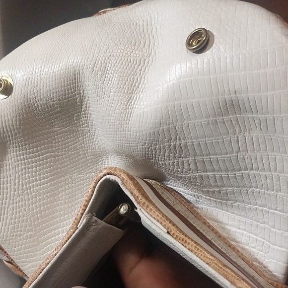 Sharif Woven tassel crossbody purse Measures 8 1/2 inches on the inside - Picture 6 of 8